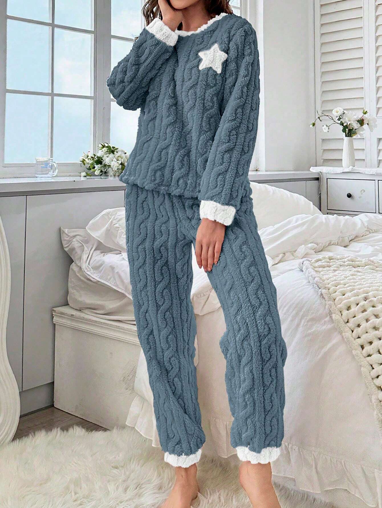 [Leve 2 Pague 1] Pijama Feminino Neve Macia (Conforto térmico e delicadeza) + BRINDE: 1 Pantufa Nuvem Antiaderente